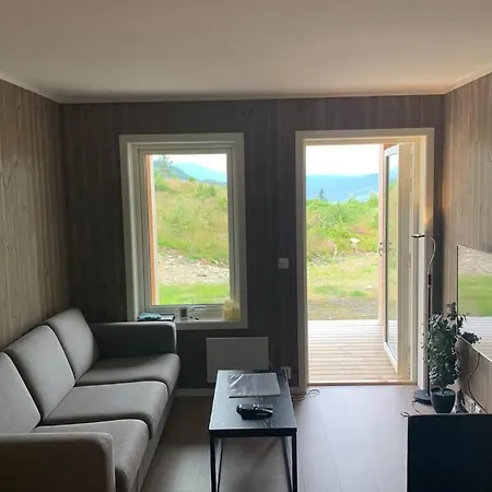 Inn/out I Ny Leilighet Med Flott Utsikt Og Fine Turmuligheter غول